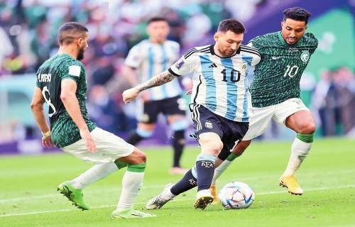 里程碑，青岛西海岸球员宋浩宇俱乐部生涯出战100场比赛